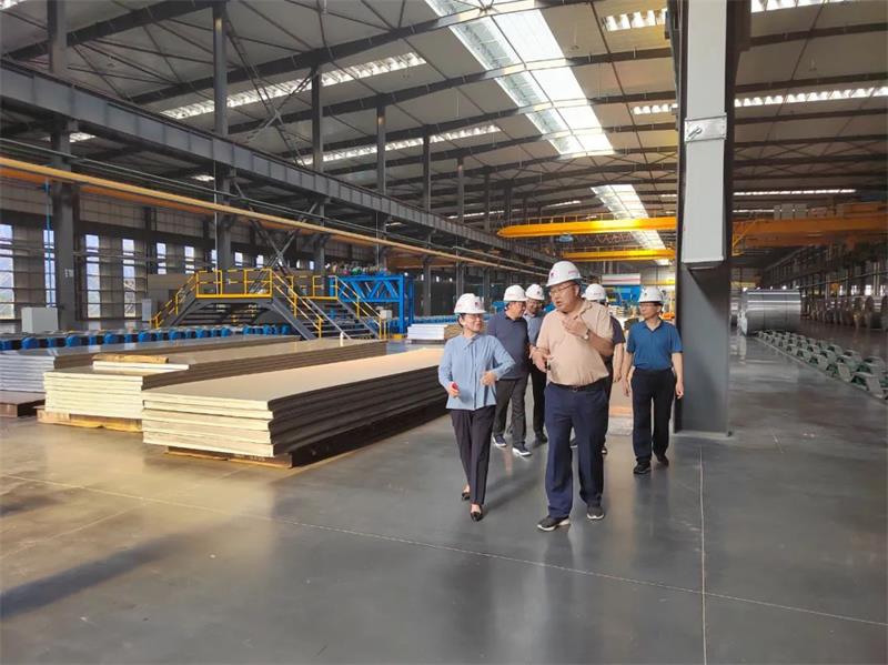 鞏義市人大常委會(huì)黨組書記、主任王愛(ài)輝一行到義瑞新材考察調(diào)研